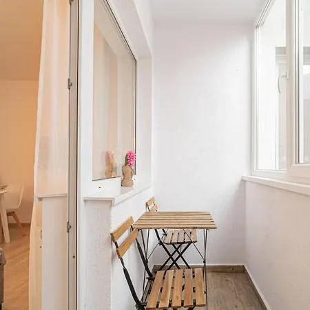 Stylish Near Parliament Palace & Cathedral - By Happy Guest Apartment Bucharest