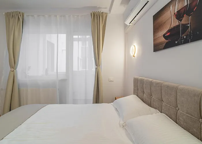 아파트 Stylish Near Parliament Palace & Cathedral - By Happy Guest *