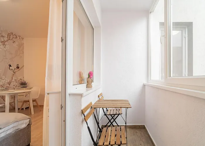 Stylish Near Parliament Palace & Cathedral - By Happy Guest Apartment Bucharest